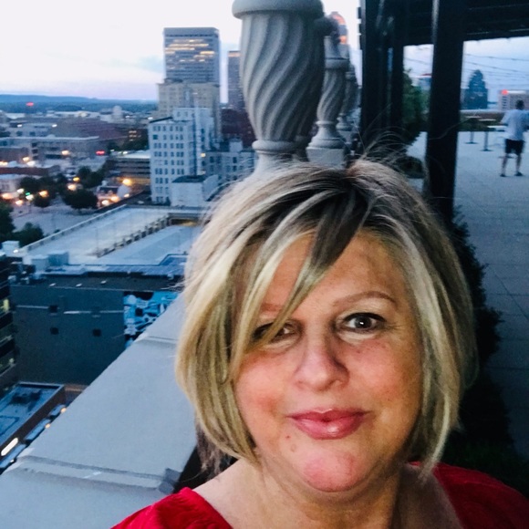 Meet your Posher, Balinda - Picture 1 of 1